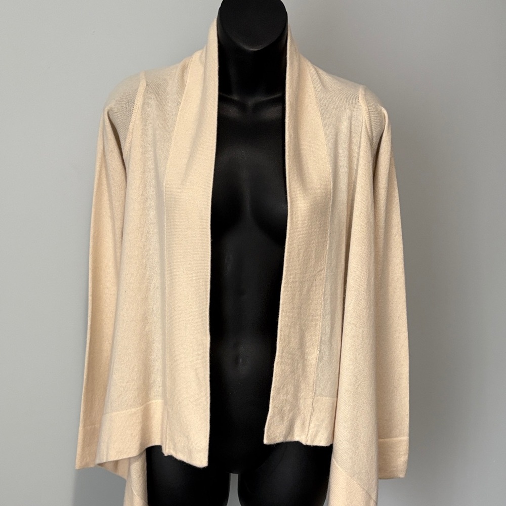 Holt Renfrew 💯 % Cashmere Cardigan